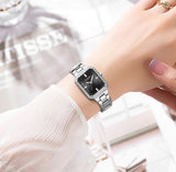 CURREN Montres de marque de luxe pour femmes Cadran rectangulaire simple avec strass scintillants Montre-bracelet à quartz décontractée avec lumineux