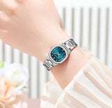 CURREN  Montre pour femme avec accents de diamants Bracelet en acier inoxydable élégant, design élégant livré avec une boîte gratuite